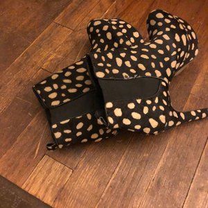 Vince Camoto animal print platform pumps